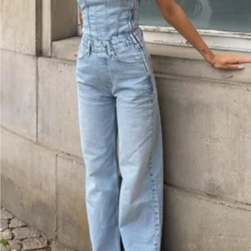 Zara Blue Jumpsuit Chic and Comfortable denim